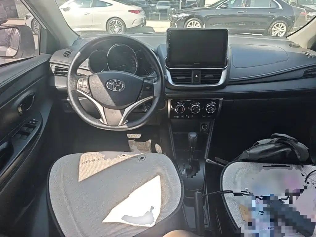Toyota Yaris L — миниатюра 14