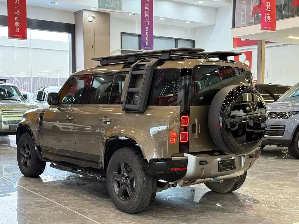 LAND ROVER DEFENDER