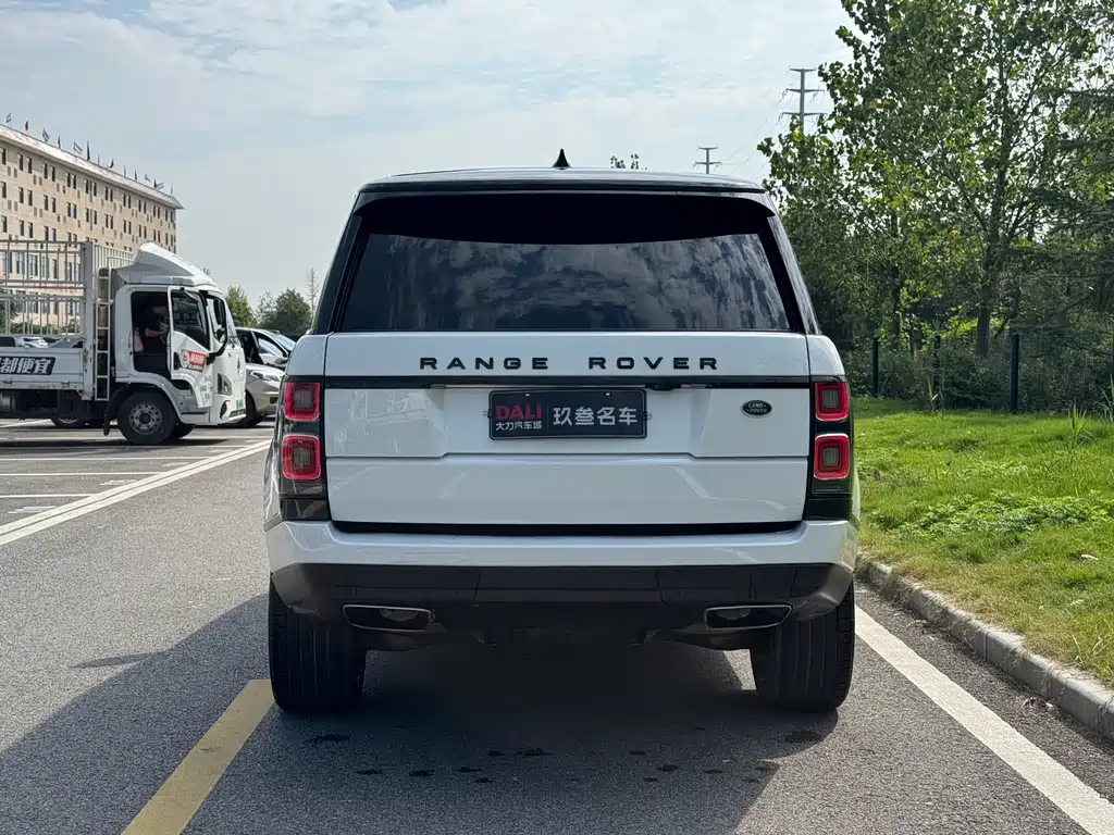 Land Rover Range Rover — миниатюра 4