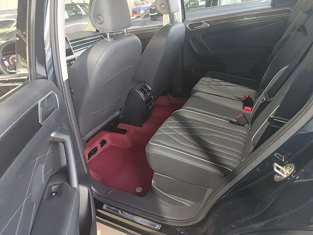 Volkswagen Tiguan L — миниатюра 17