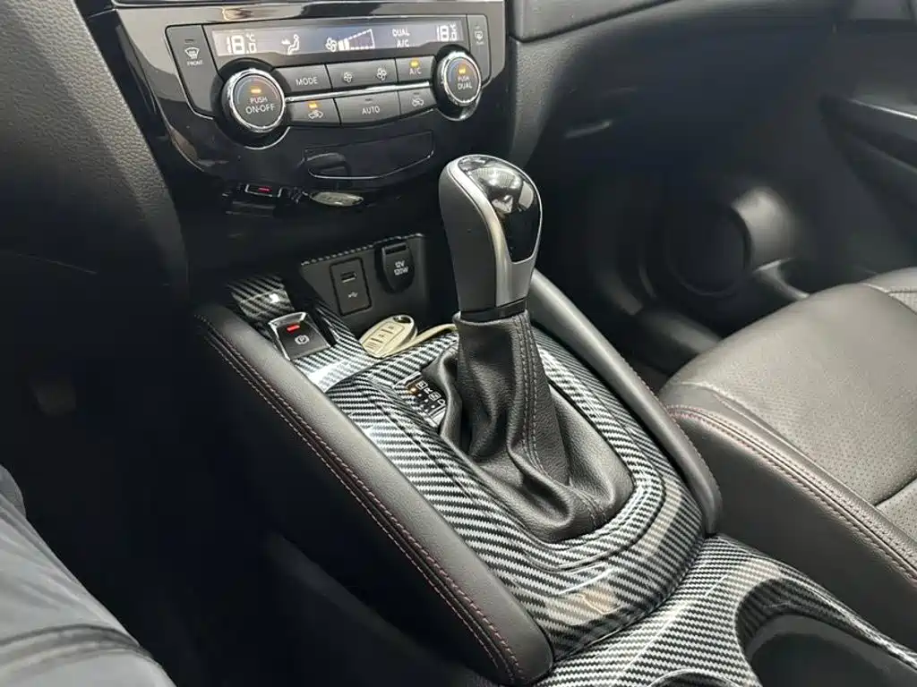 Nissan Qashqai — миниатюра 17