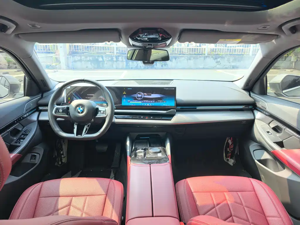 BMW 5 Series — миниатюра 10
