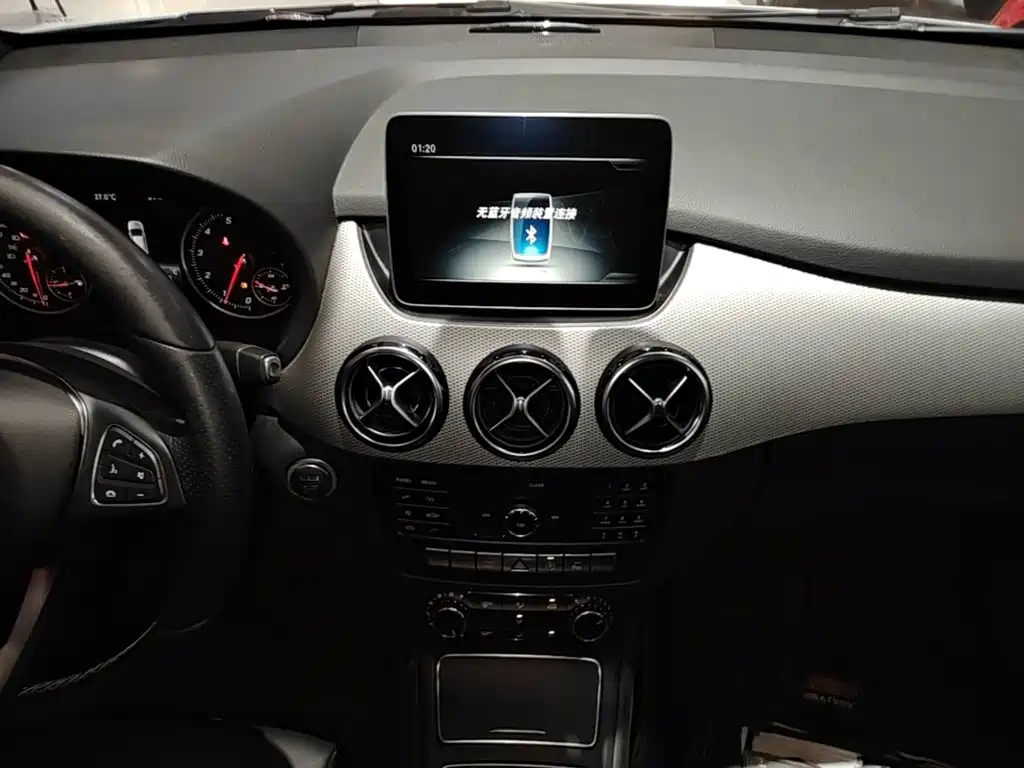 Mercedes-Benz B-Class — миниатюра 13