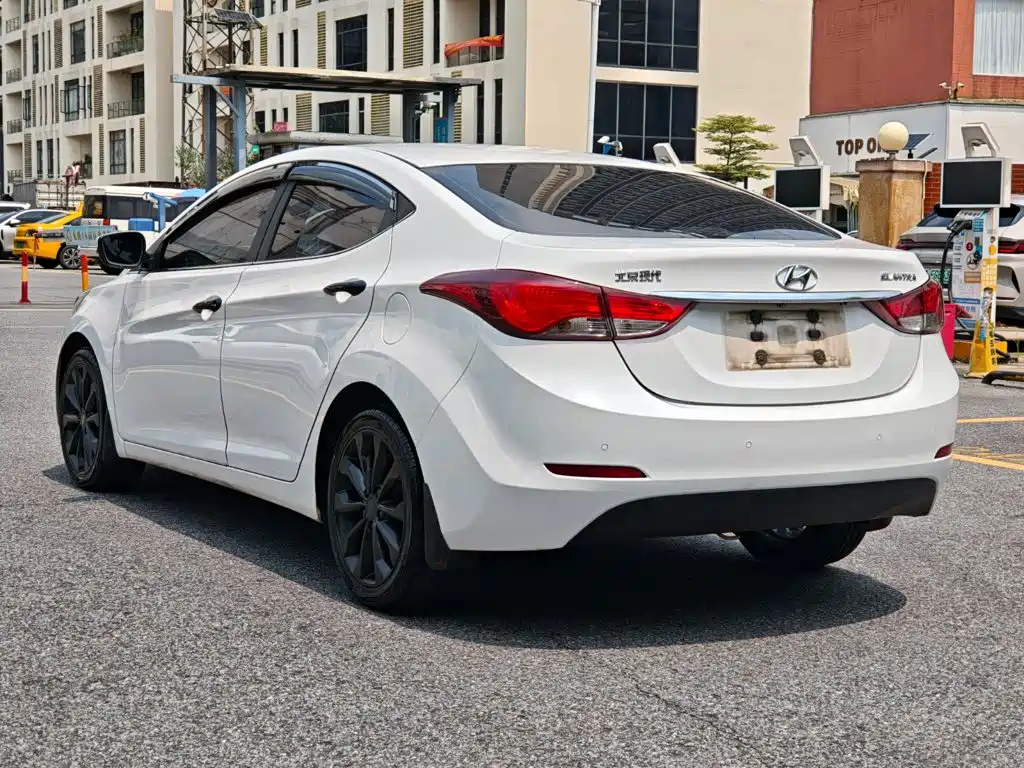 Hyundai Elantra Langdong — миниатюра 7