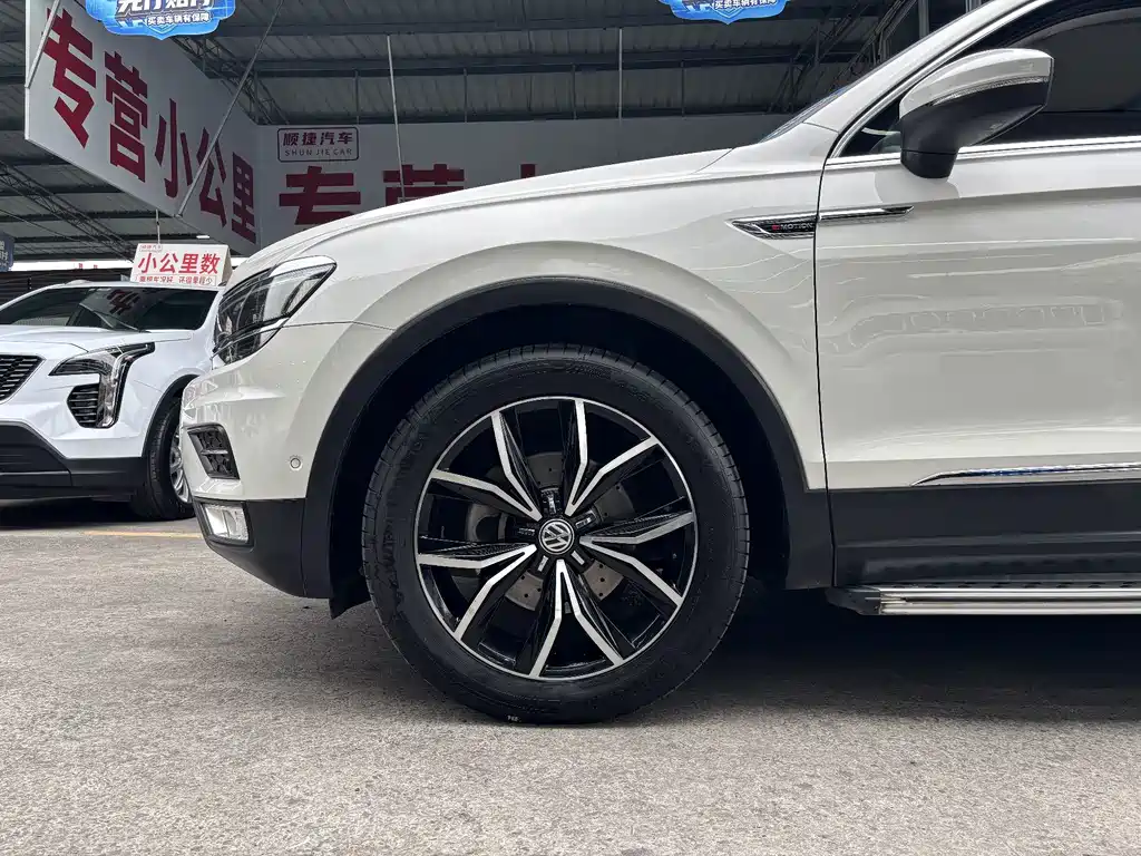 Volkswagen Tiguan L — миниатюра 12