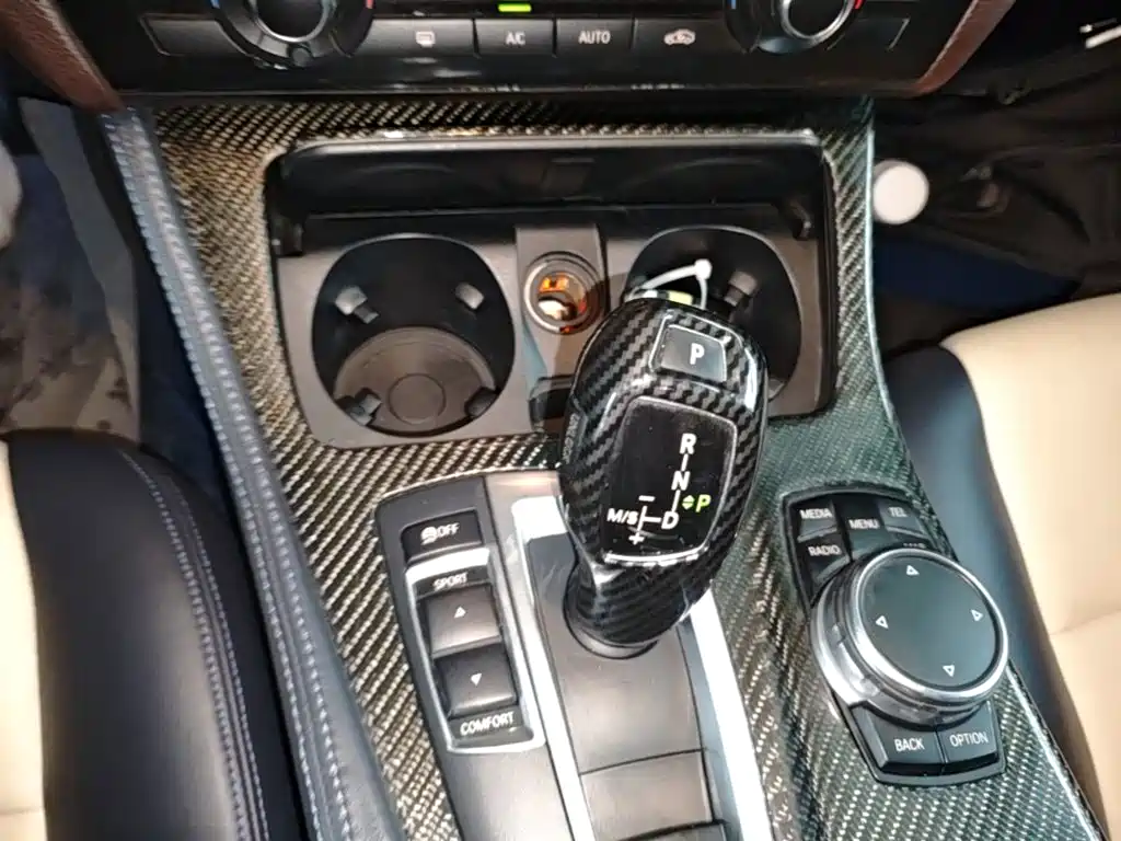 BMW 5 Series — миниатюра 14