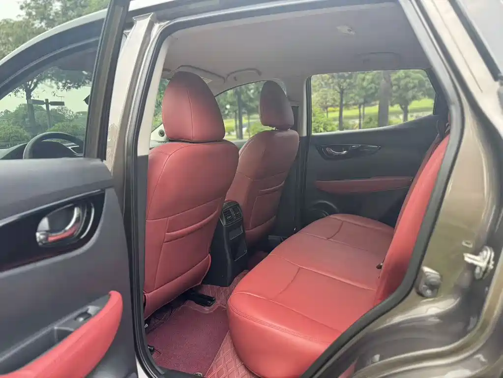 Nissan Qashqai — миниатюра 9