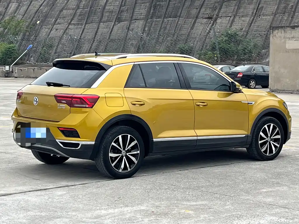 Volkswagen T-Roc — миниатюра 2