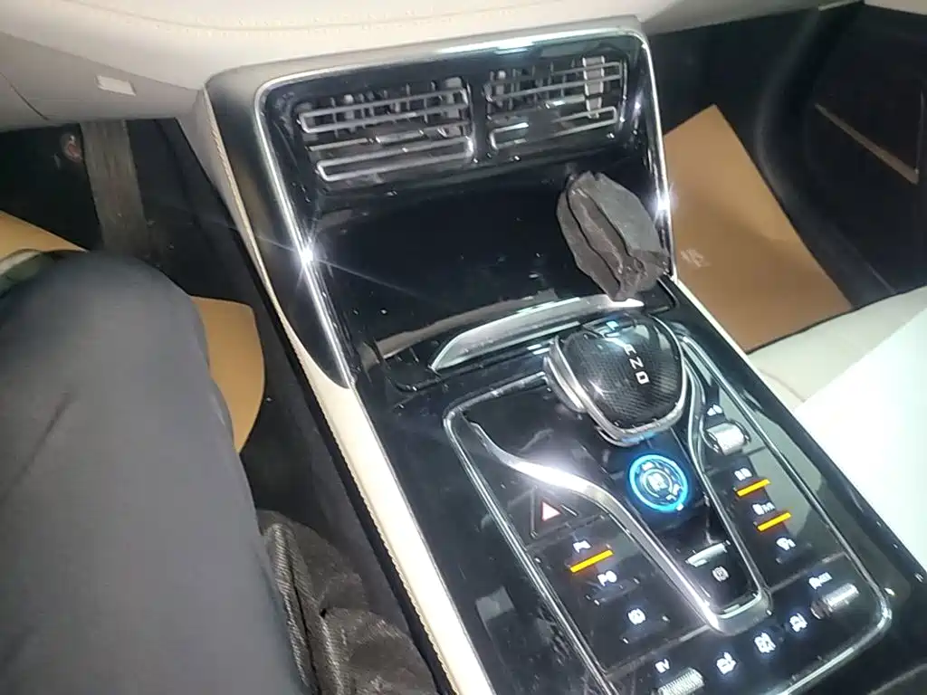 BYD Tang New Energy — миниатюра 14
