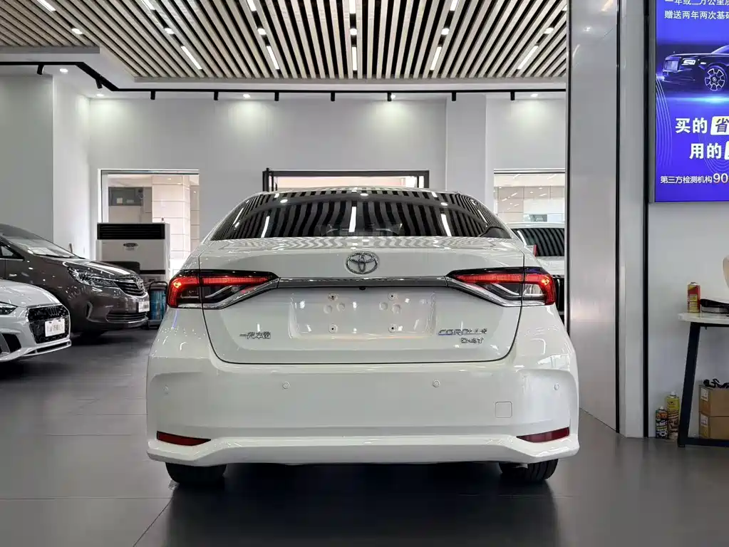 Toyota Corolla — миниатюра 5