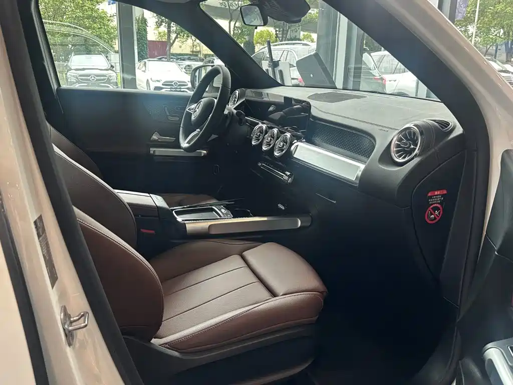 Mercedes-Benz EQB — миниатюра 9