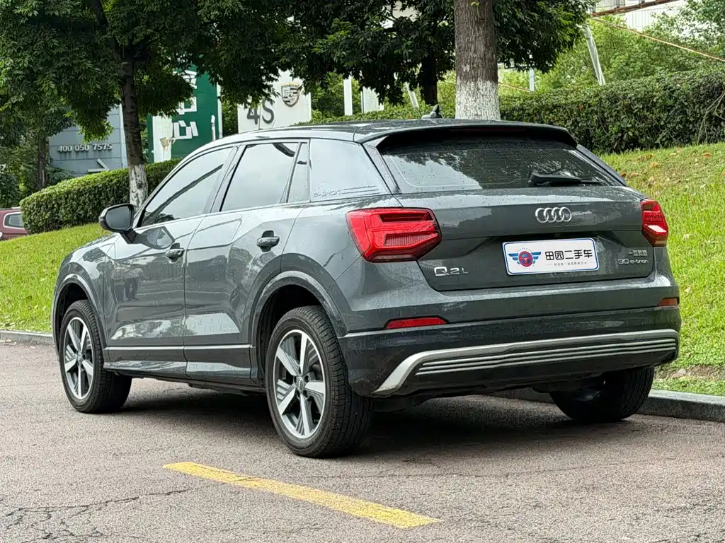 Audi Q2L e-tron — миниатюра 4