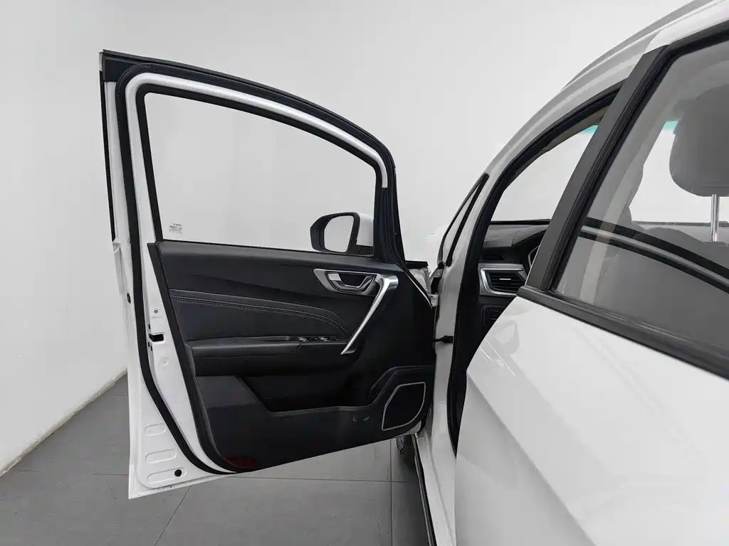 Geely Vision X3 — миниатюра 8