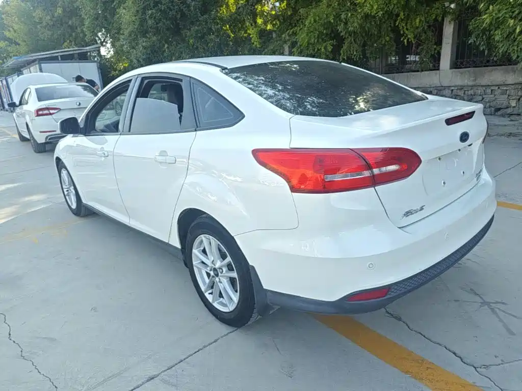 Ford Focus — миниатюра 5