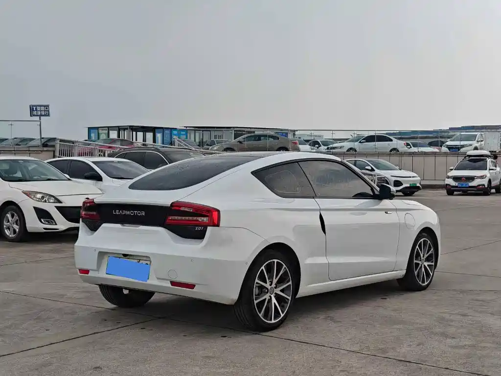 Leapmotor Leapmotor S01 — миниатюра 4