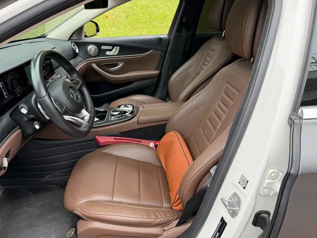 Mercedes-Benz E-Class — миниатюра 8