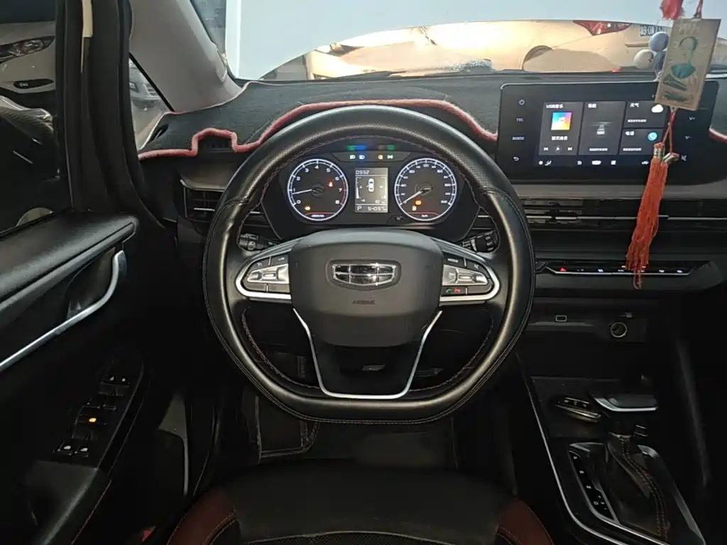 Geely Vision X3 — миниатюра 11