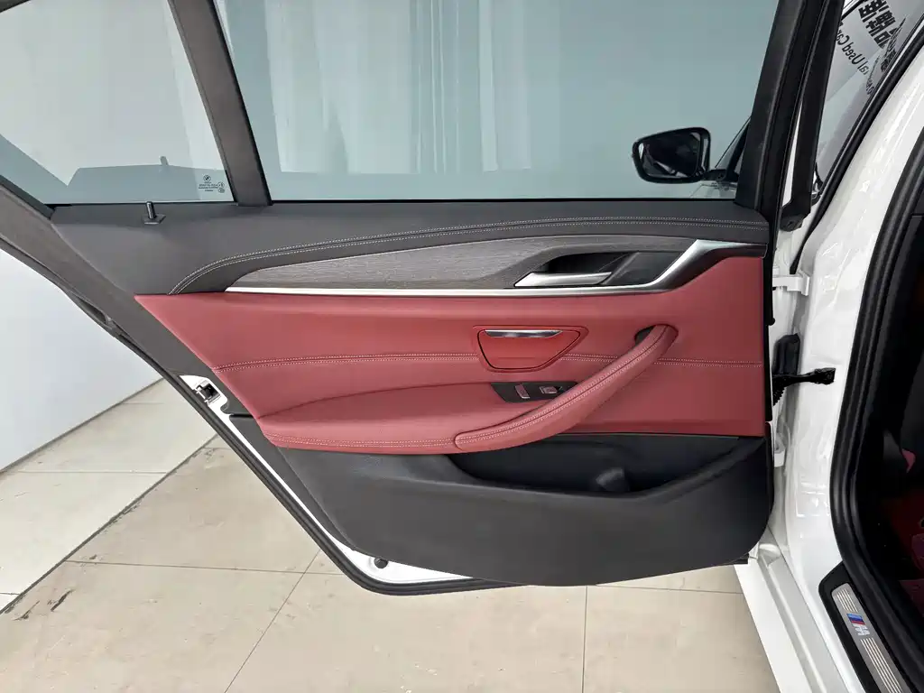 BMW 5 Series — миниатюра 20