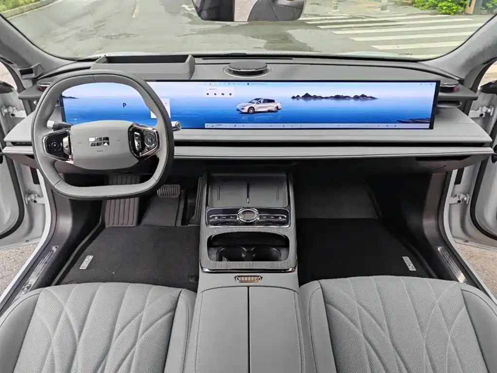 Geely Galaxy Galaxy E8 E8 2025 700km Smart Drive