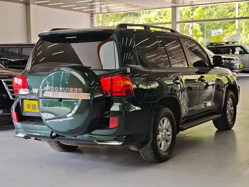 Toyota Land Cruiser 2012 4.0L AT VX