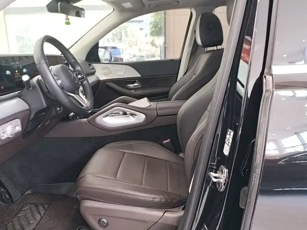 Mercedes-Benz GLE (Import) — миниатюра 15