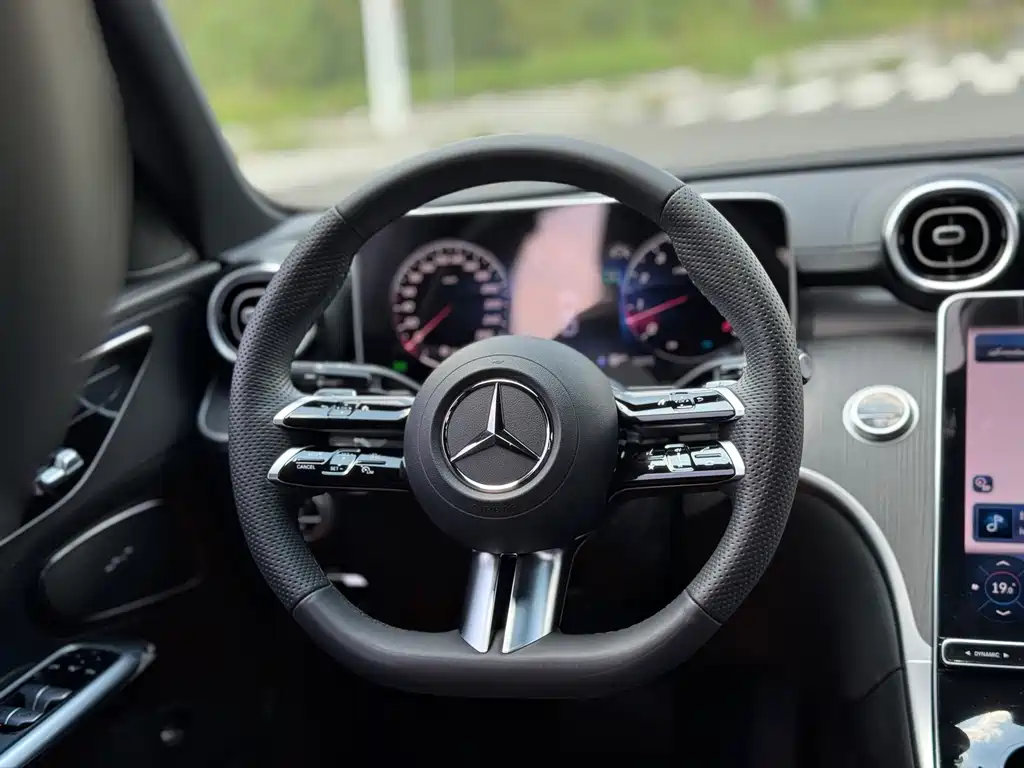 Mercedes-Benz C-Class — миниатюра 8