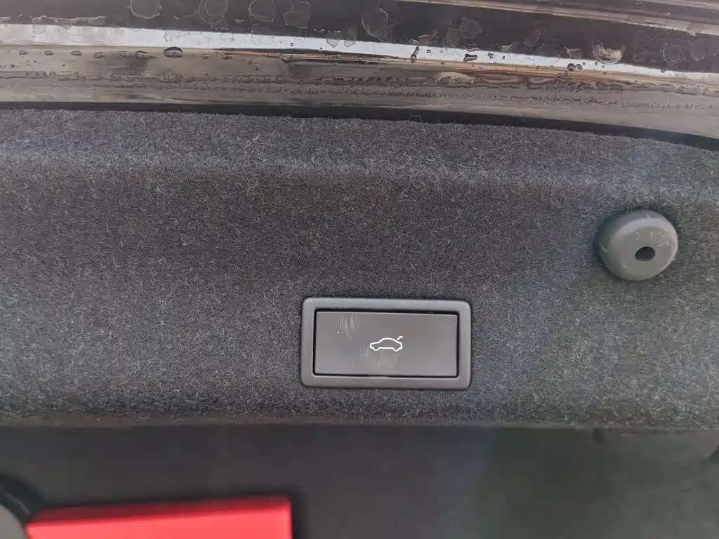 VOLKSWAGEN MAGOTAN GTE PLUG IN HYBRID