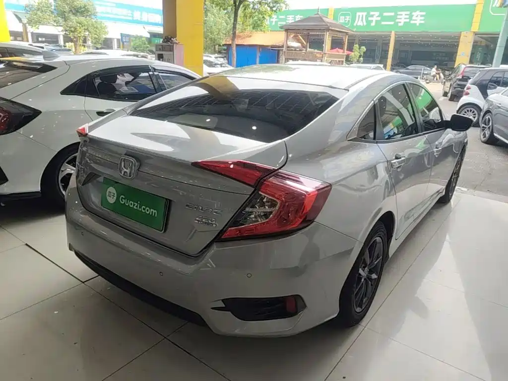Honda Civic — миниатюра 7