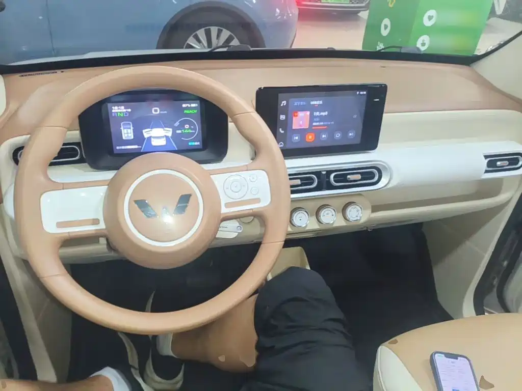 Wuling MINIEV — миниатюра 10