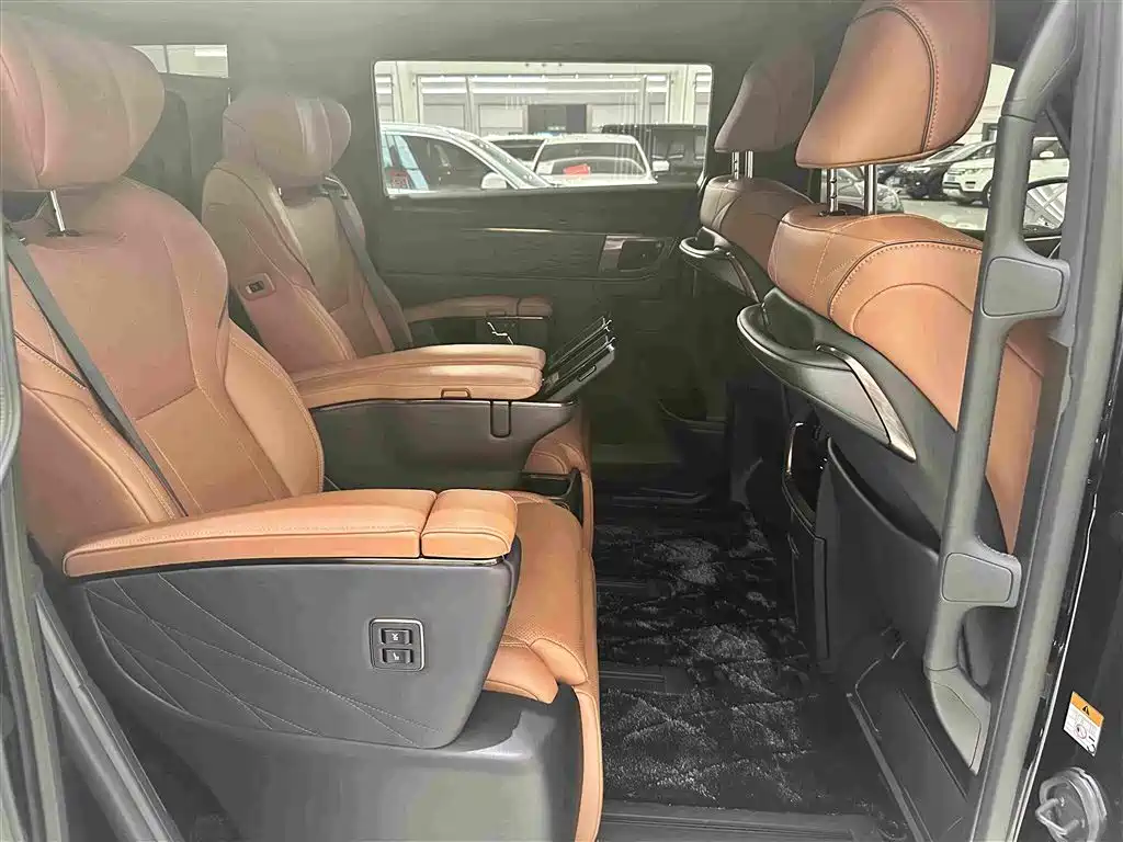 Toyota Vellfire — миниатюра 12