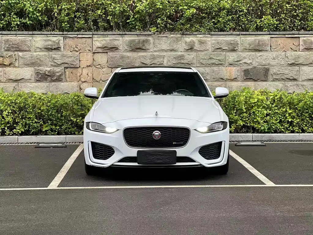Jaguar XEL — миниатюра 2