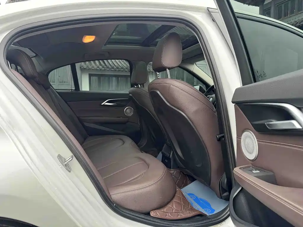 BMW 1 Series — миниатюра 10