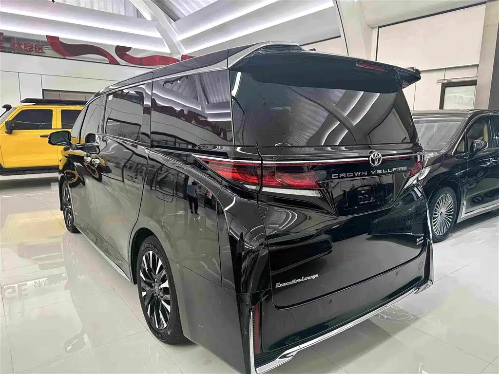 Toyota Vellfire — миниатюра 17
