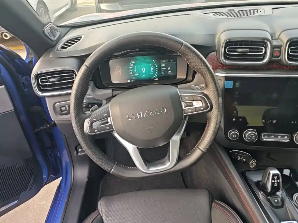 Lynk & Co 03 — миниатюра 11
