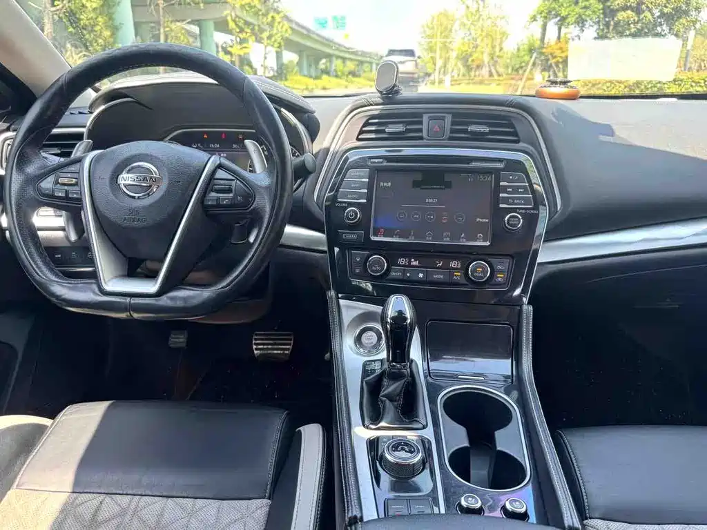 Nissan Cima — миниатюра 21