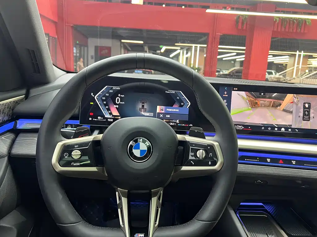 BMW 5 Series — миниатюра 7