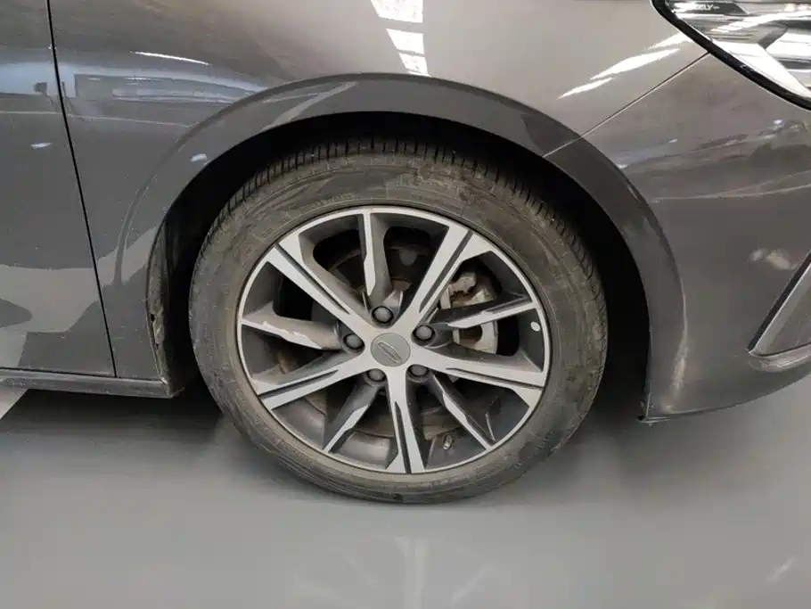 Geely Emgrand — миниатюра 6