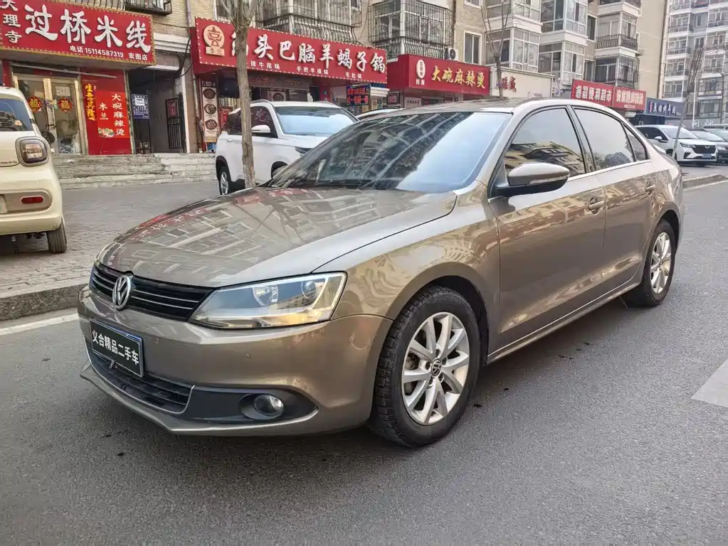 Volkswagen Sagitar 2012