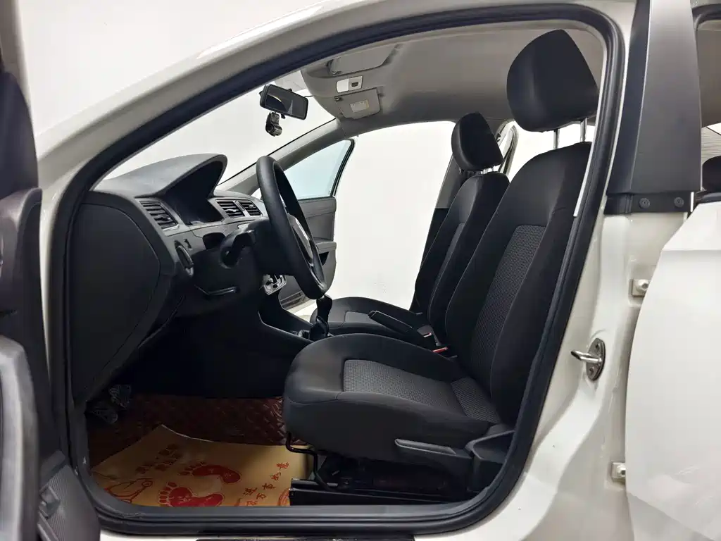 Volkswagen Santana — миниатюра 10