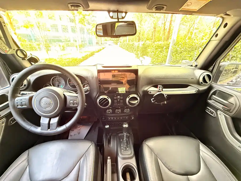 Jeep Wrangler — миниатюра 8