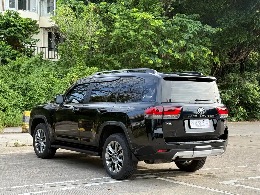 Toyota Land Cruiser — миниатюра 12