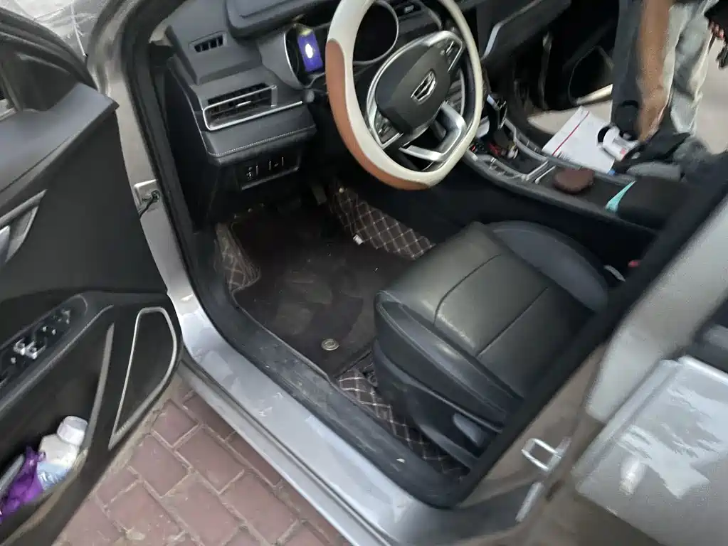 Geely Emgrand — миниатюра 9