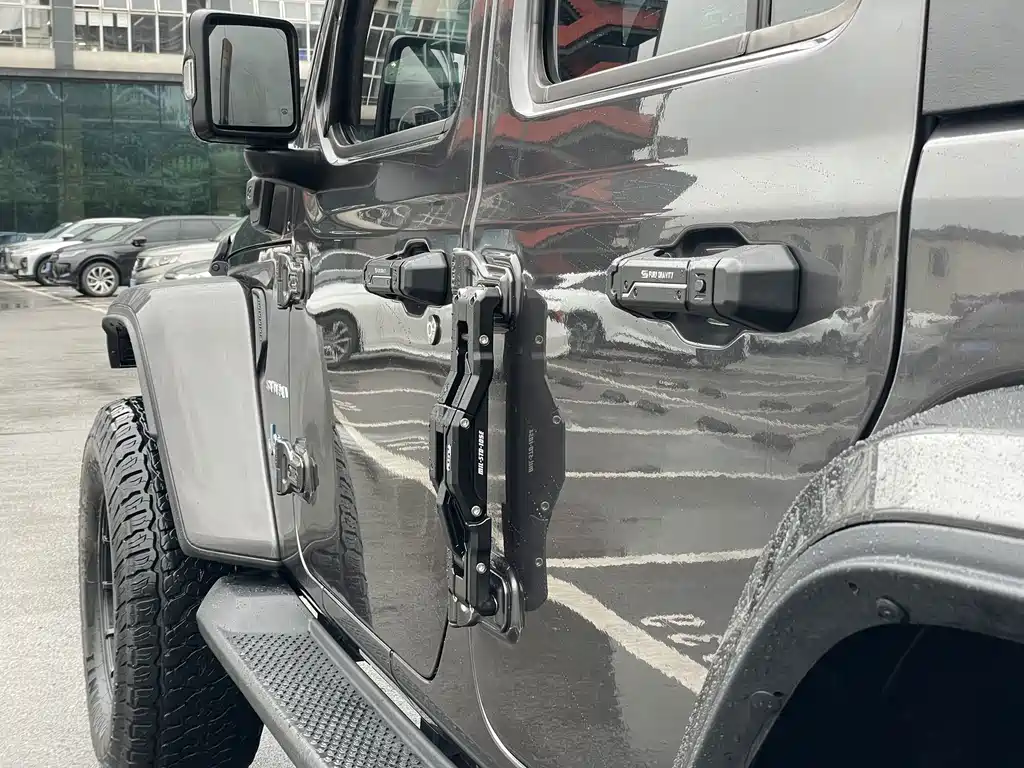 Jeep Wrangler PHEV — миниатюра 12