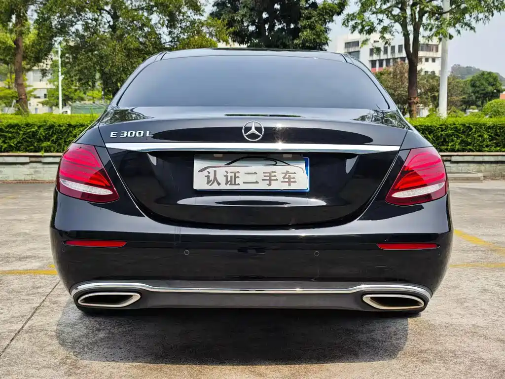 Mercedes-Benz E-Class — миниатюра 8