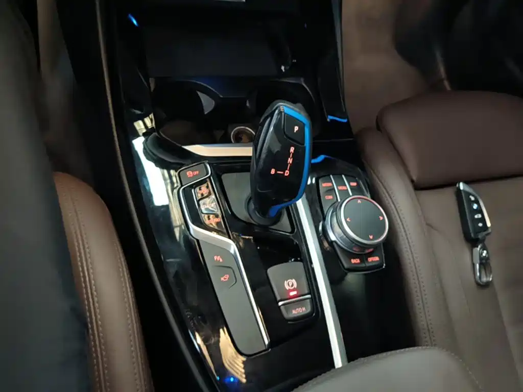 BMW iX3 — миниатюра 14
