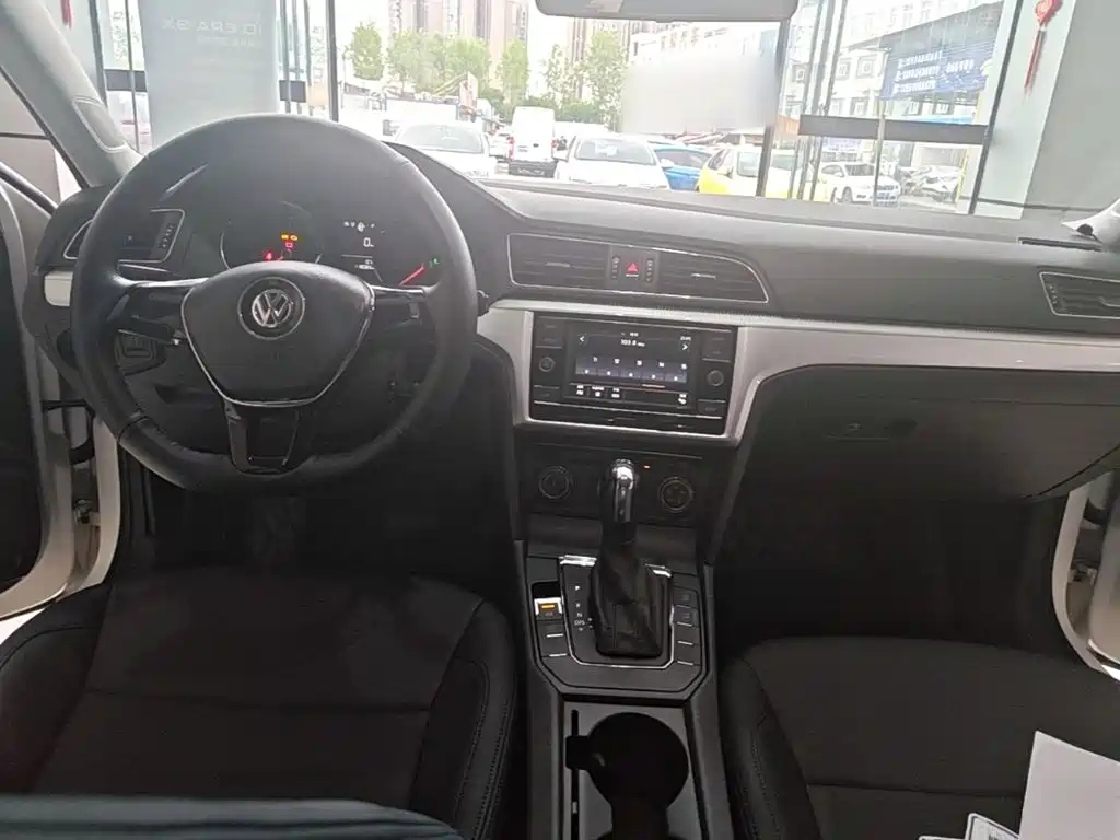 Volkswagen Lamando — миниатюра 10