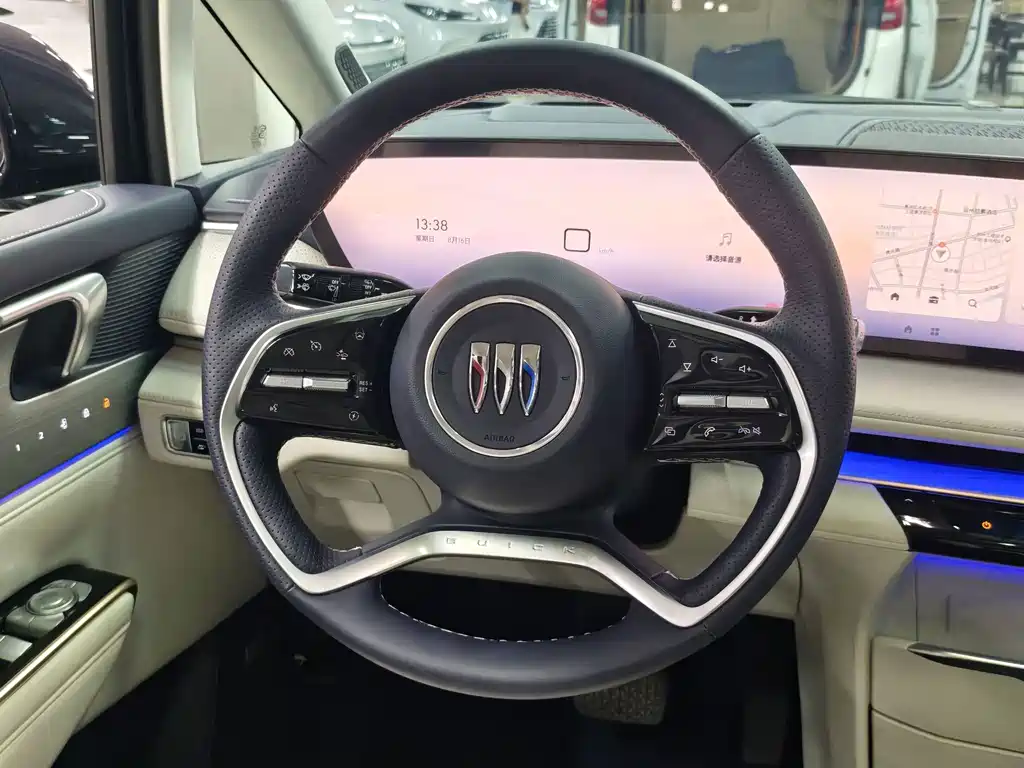 Buick GL8 Hybrid — миниатюра 12