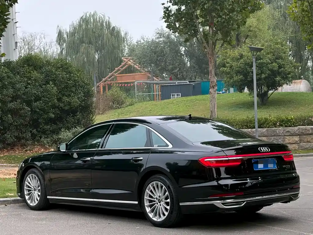 Audi A8 — миниатюра 4