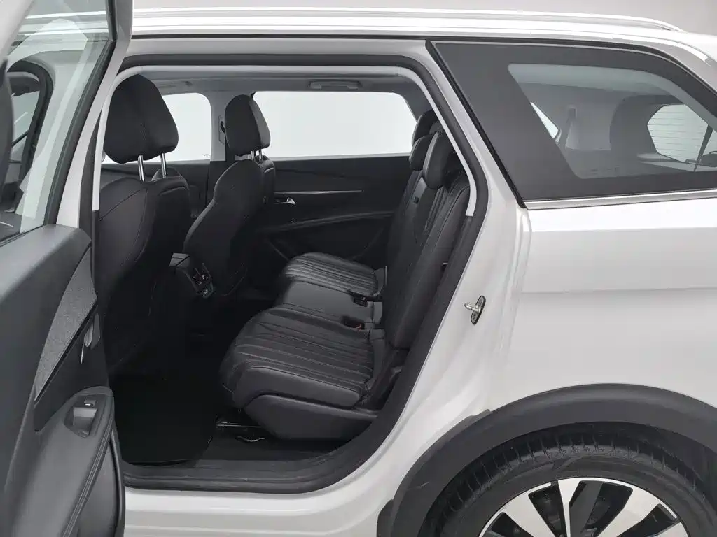 Peugeot 5008 — миниатюра 15