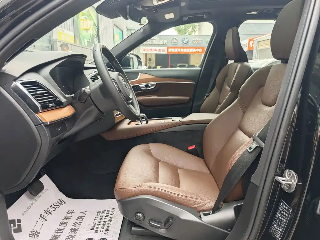 Volvo XC90 — миниатюра 11